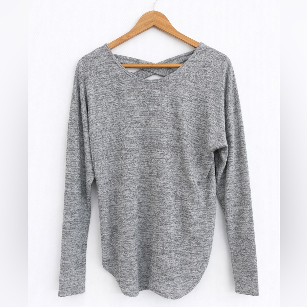 90° by Reflex Heather Grey Criss Cross Back Long Sleeve Top Small